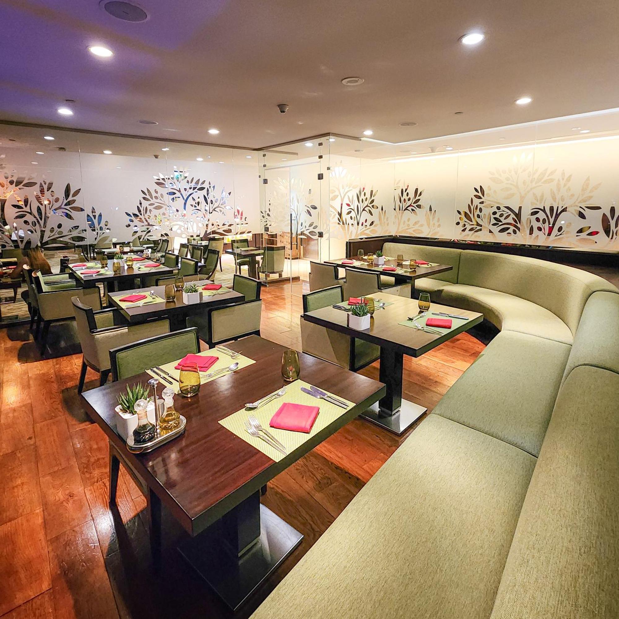 City Centre Rotana Doha Bagian luar foto The interior of the restaurant