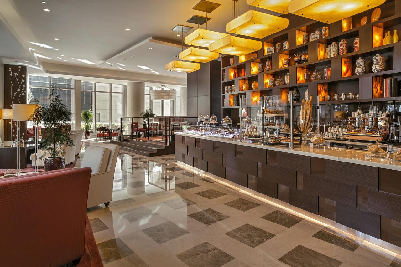 City Centre Rotana Doha Bagian luar foto The lobby bar